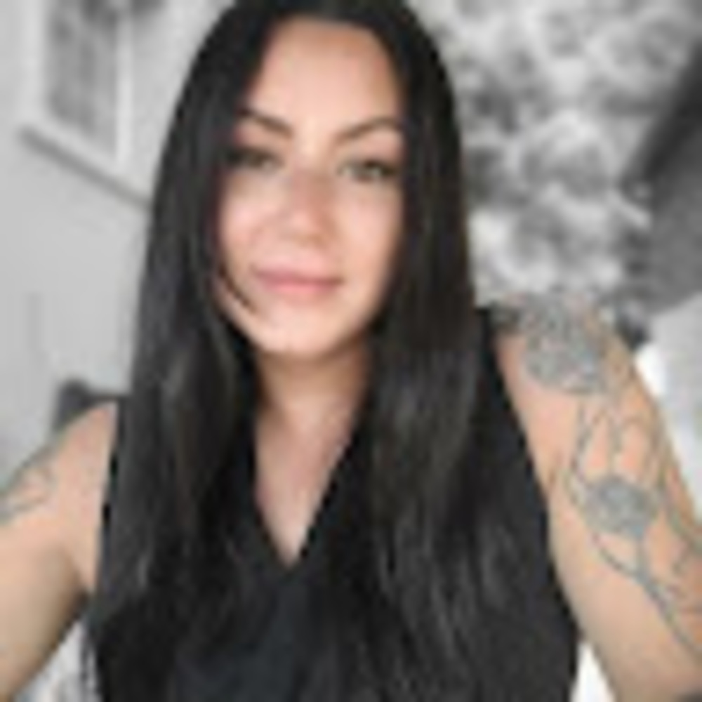 Meet your Posher, Morticia